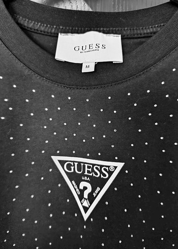 Guess Siyah Taş Baskılı Kadın Tişört - Görsel 2