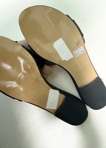 Kadın Siyah Tokalı Topuklu Terlik - Görsel 2