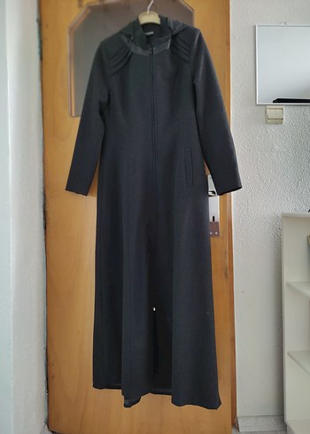 siyah uzun şapkalı kadın tesettür kaban - Görsel 4