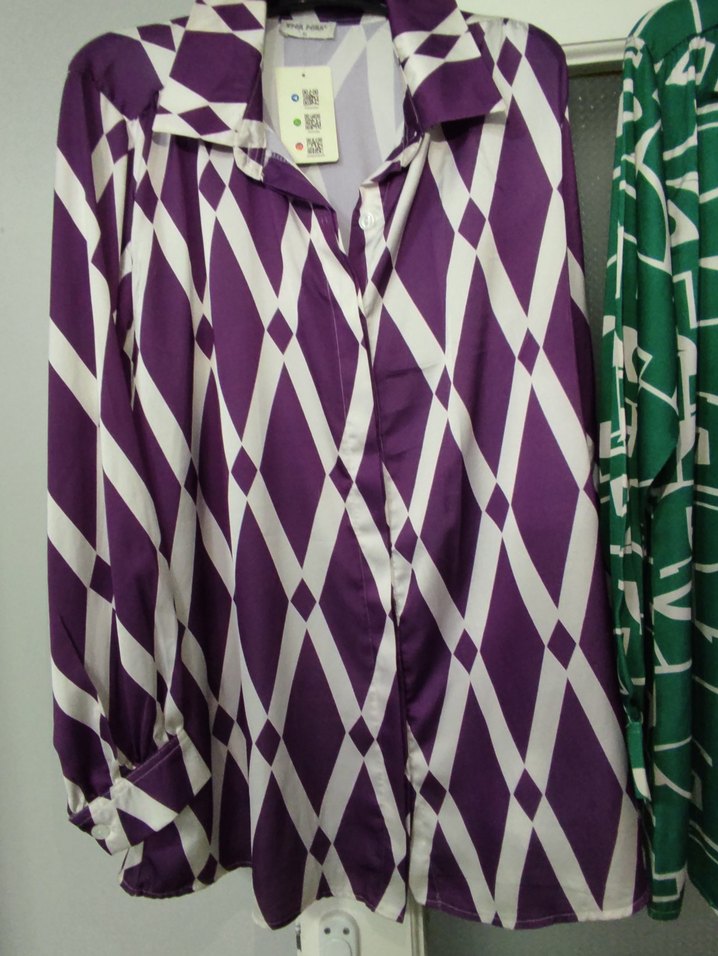 Desenli Uzun Kollu V Yakalı Gömlek - Görsel 5