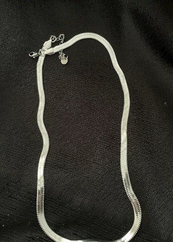Gri Yılan Desenli Uzun Zincir Kolye - Görsel 2