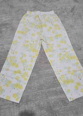 Sarı Çiçek Desenli Bol Kesim Kız Cocuk Pantolonu - Görsel 2