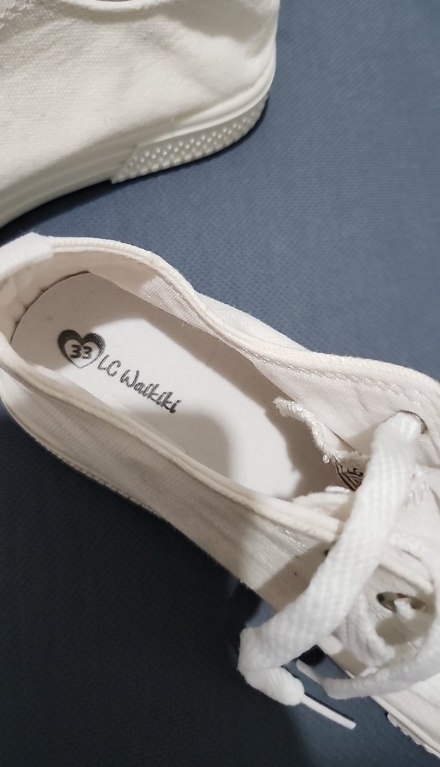 Beyaz Minimalist Çocuk Spor Ayakkabı - Görsel 2