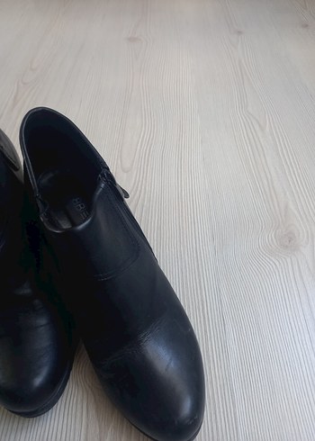 Siyah Tokalı Kadın Topuklu Bot - Görsel 5