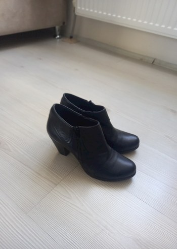 Siyah Tokalı Kadın Topuklu Bot - Görsel 9