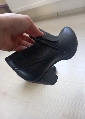 Siyah Tokalı Kadın Topuklu Bot - Görsel 7