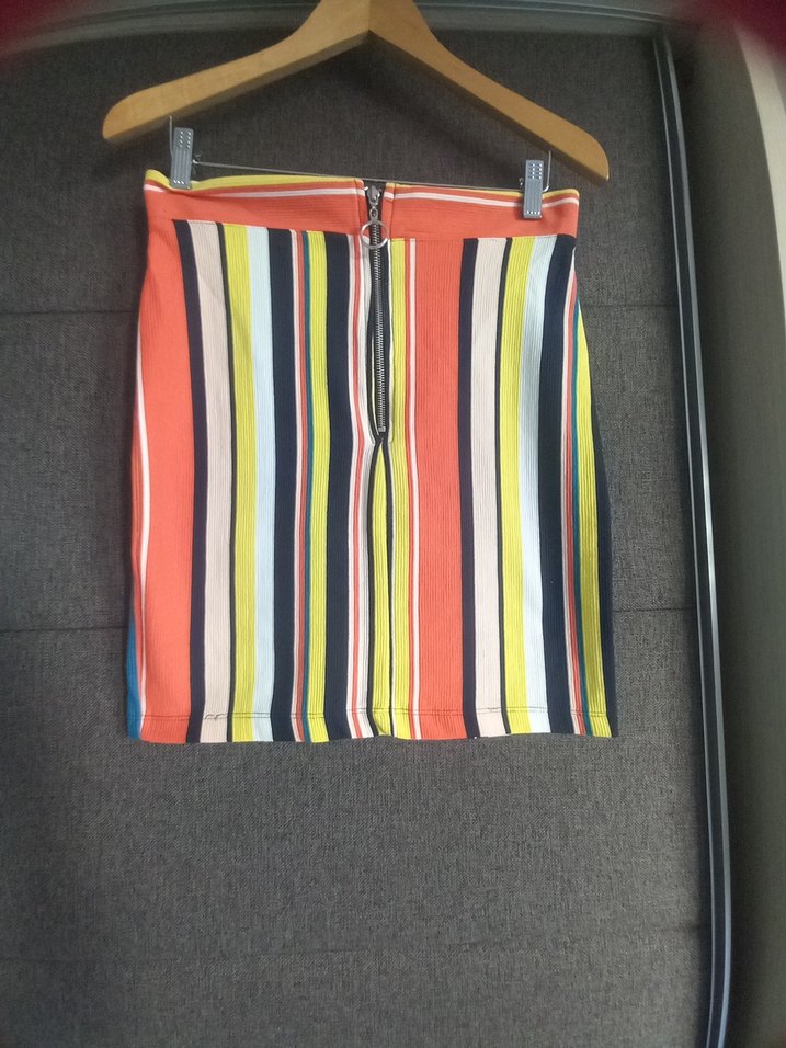 Çizgili Renkli Midi Etek - Görsel 3