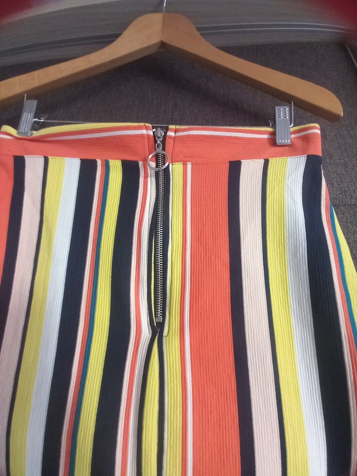 Çizgili Renkli Midi Etek - Görsel 5