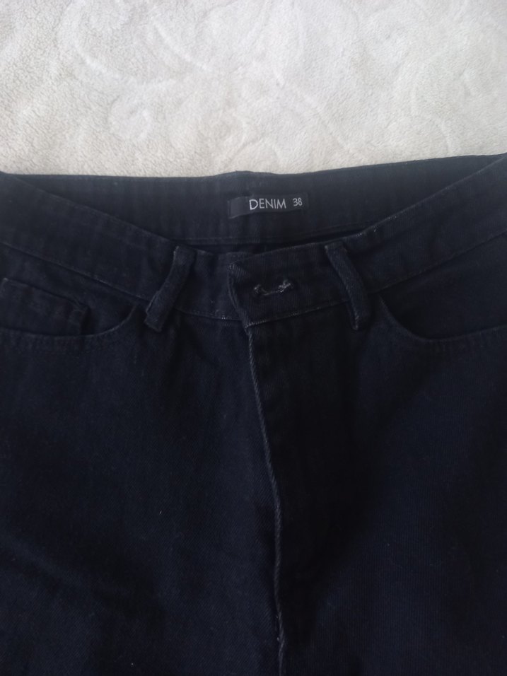 Yırtık Detaylı Siyah Salaş Kadın Kot Pantolon - Görsel 4