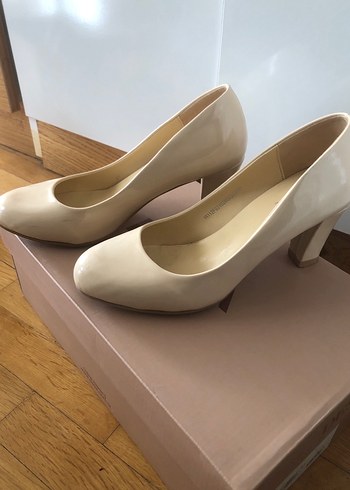 Bej Minimalist Kadın Topuklu Ayakkabı - Görsel 2