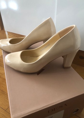 Bej Minimalist Kadın Topuklu Ayakkabı - Görsel 3