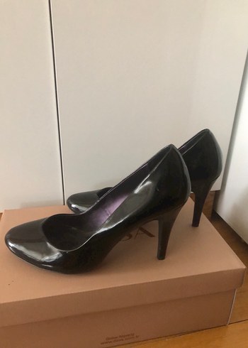 Parlak Siyah Stiletto Topuklu Kadın Ayakkabı - Görsel 4