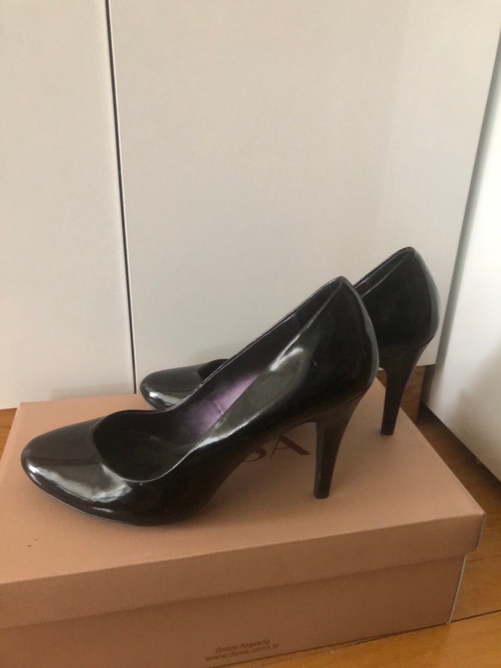 Parlak Siyah Stiletto Topuklu Kadın Ayakkabı - Görsel 4