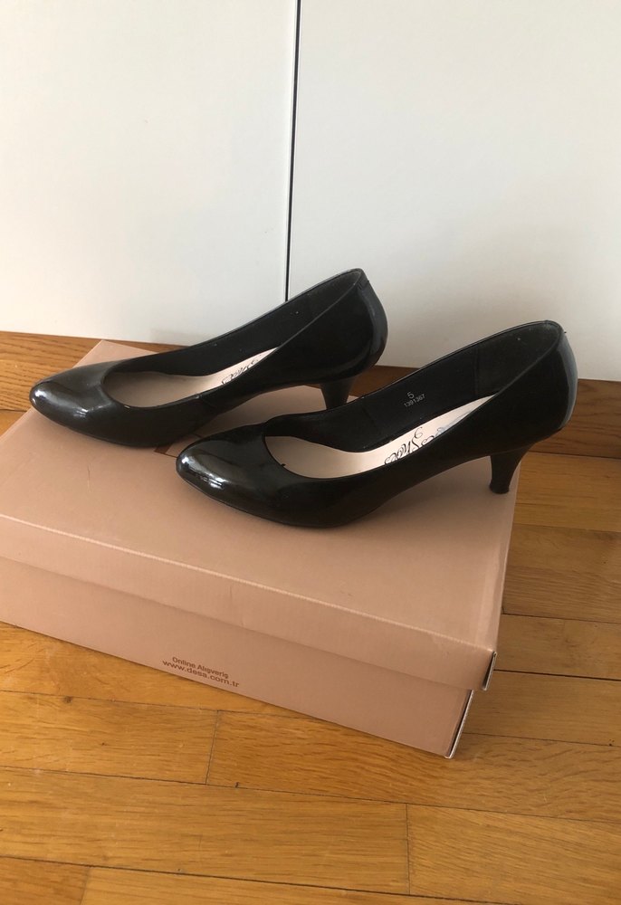 Siyah Parlak Rugan Stiletto - Görsel 2