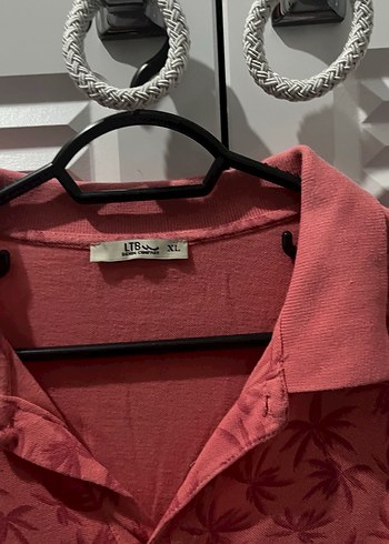 Erkek Koyu Pembe Desenli Polo Tişört - Görsel 2