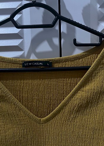 Sarı V Yaka Keten Kadın Bluz - Görsel 3