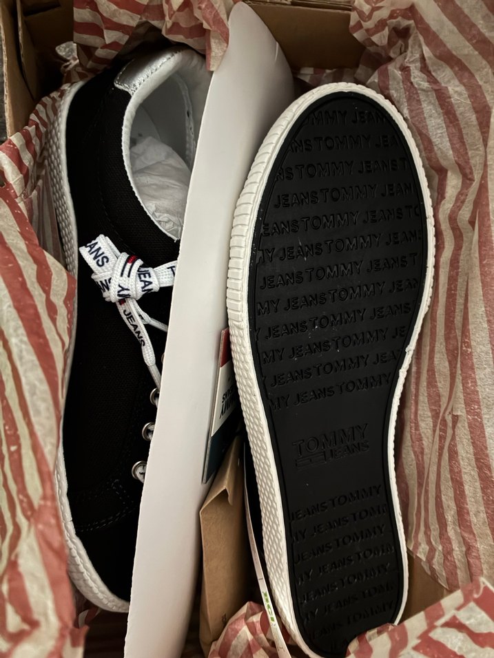 Beyaz Yazılı Erkek Spor Ayakkabı Bağcığı - Görsel 3