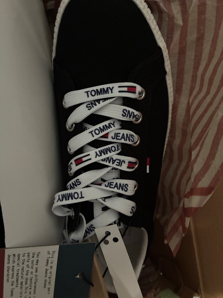 Beyaz Yazılı Erkek Spor Ayakkabı Bağcığı - Görsel 4