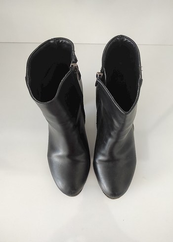 Siyah Deri Topuklu Kadın Bot - Görsel 4