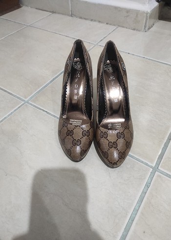 Kahverengi Parlak Yılan Desenli Topuklu Kadın Ayakkabı Gucci - Görsel 4