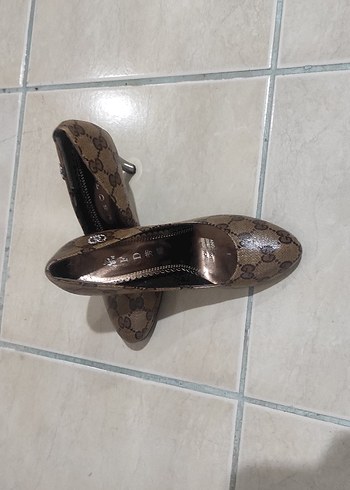Kahverengi Parlak Yılan Desenli Topuklu Kadın Ayakkabı Gucci - Görsel 2