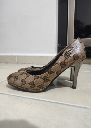 Kahverengi Parlak Yılan Desenli Topuklu Kadın Ayakkabı Gucci - Görsel 3
