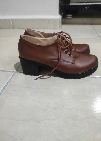 Kahverengi Deri Topuklu Klasik Kadın Ayakkabı - Görsel 3