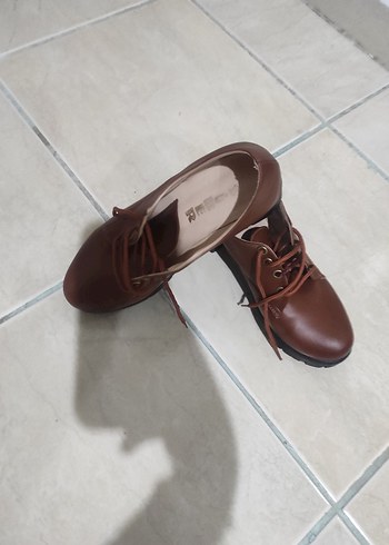 Kahverengi Deri Topuklu Klasik Kadın Ayakkabı - Görsel 2