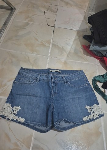 Dantel Detaylı Mavi Kadın Denim Şort - Görsel 3