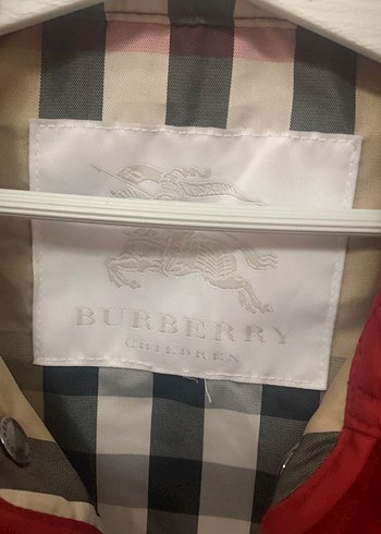 Kırmızı unisex burberry Çocuk Düğmeli mont - Görsel 2