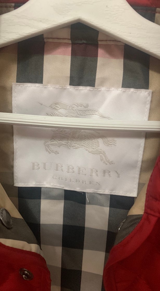 Kırmızı unisex burberry Çocuk Düğmeli mont - Görsel 2