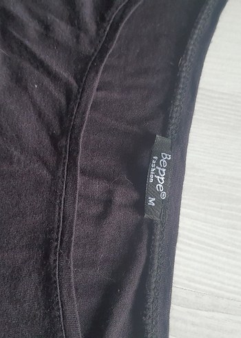 V Yaka Siyah tarz Tişört - Görsel 2