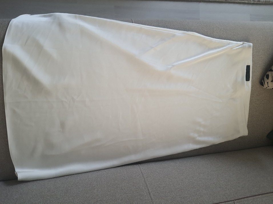 Beyaz zara saten etek - Görsel 2