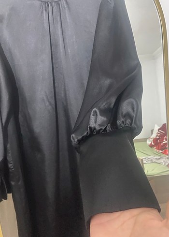 Siyah Uzun Kollu Saten Elbise - Görsel 3