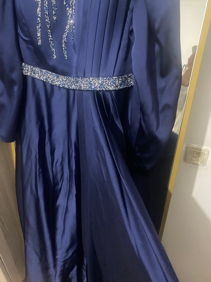 Uzun Kollu Mavi İşlemeli Abiye Elbise - Görsel 2