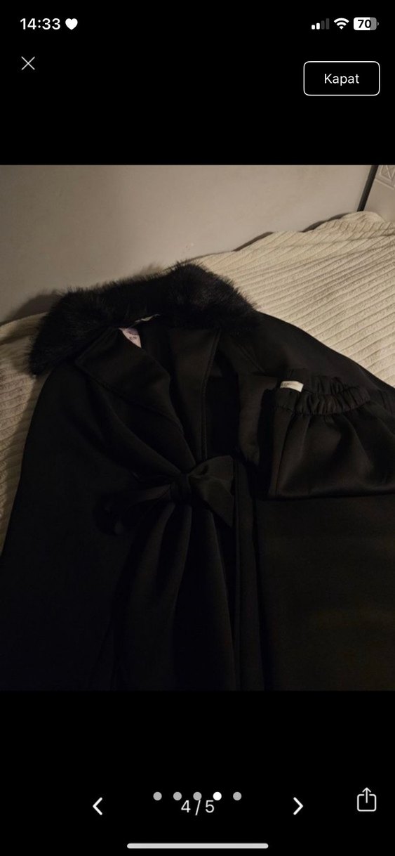 Kürk Detaylı Siyah Kısa Kadın Kaban - Görsel 4