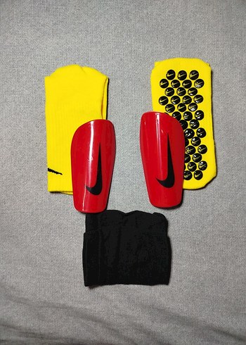 Sarı Kısa  kaymaz Çorap ve çoraplı tekmelik Kaval Koruyucu Seti - Görsel 5