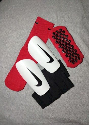 Kırmızı Futbol Aksesuar Seti - Görsel 2