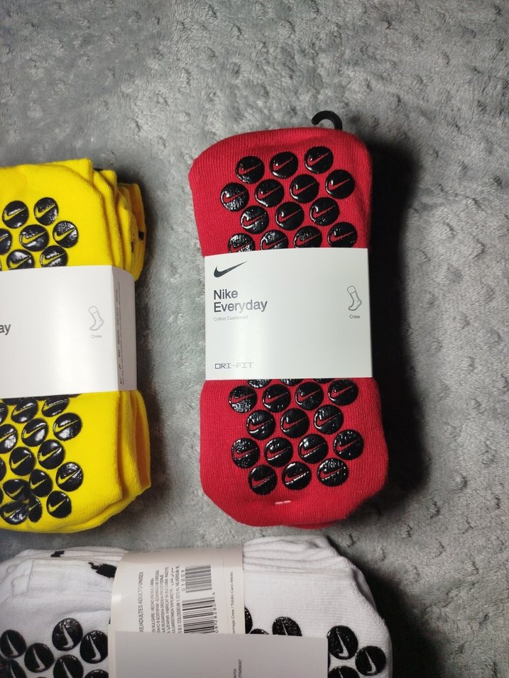 üç çift olarak satılan paket kaymaz çorap - Görsel 5