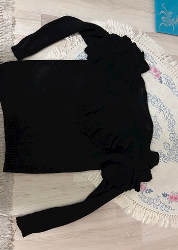 Siyah V Yaka Fırfırlı Kadın Triko Kazak - Görsel 2