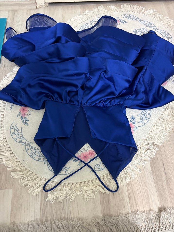 Kısa Lacivert Volanlı V Yakalı Abiye Elbise - Görsel 3