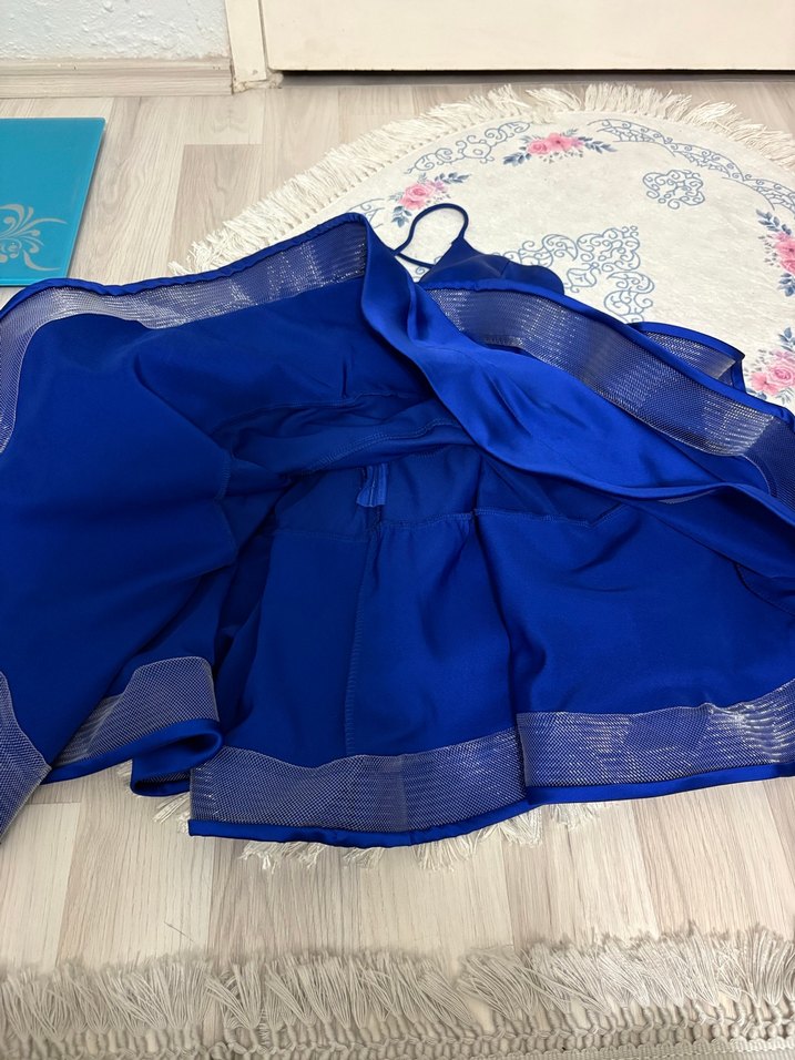 Kısa Lacivert Volanlı V Yakalı Abiye Elbise - Görsel 4