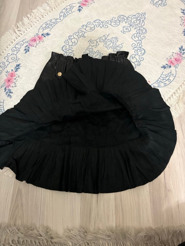 Siyah Deri Volanlı Mini Etek - Görsel 2