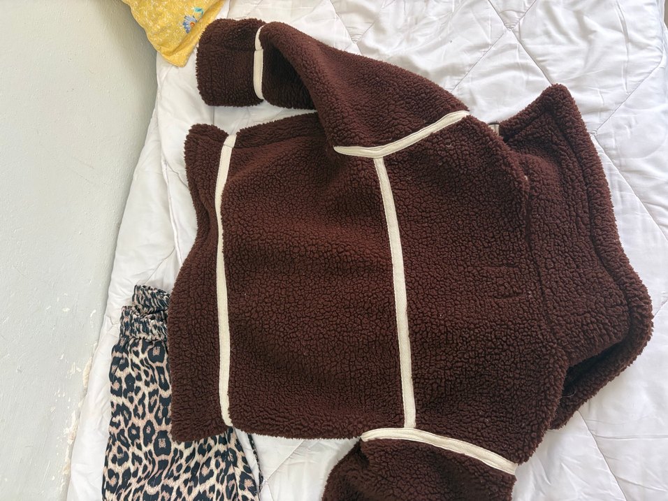 Kahverengi Kapüşonlu Kadın Mont - Görsel 3