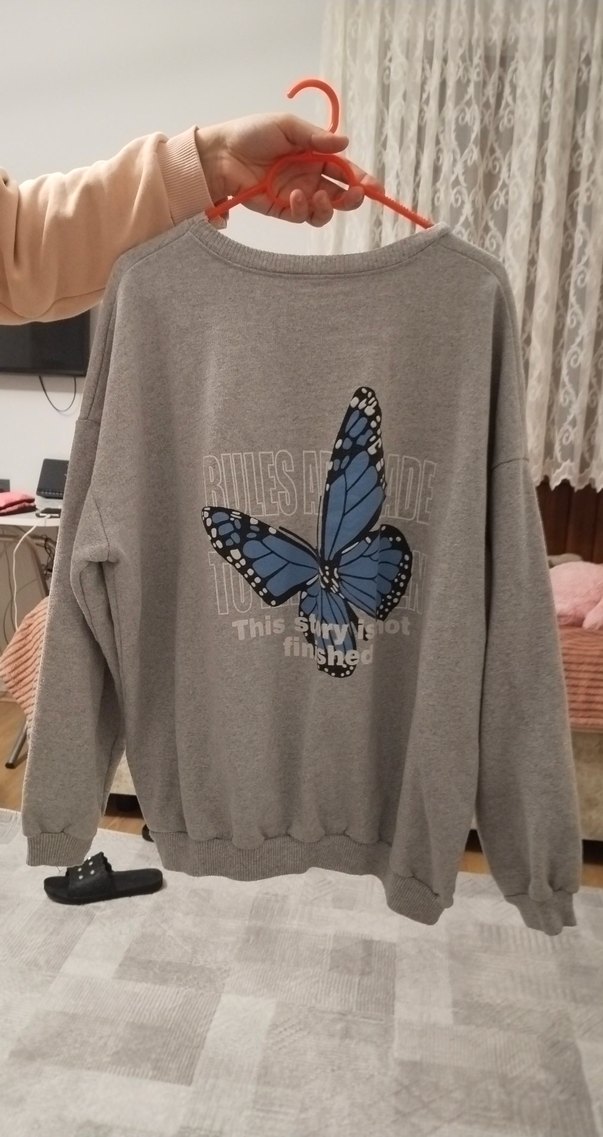 gri kelebekli sweat - Görsel 3