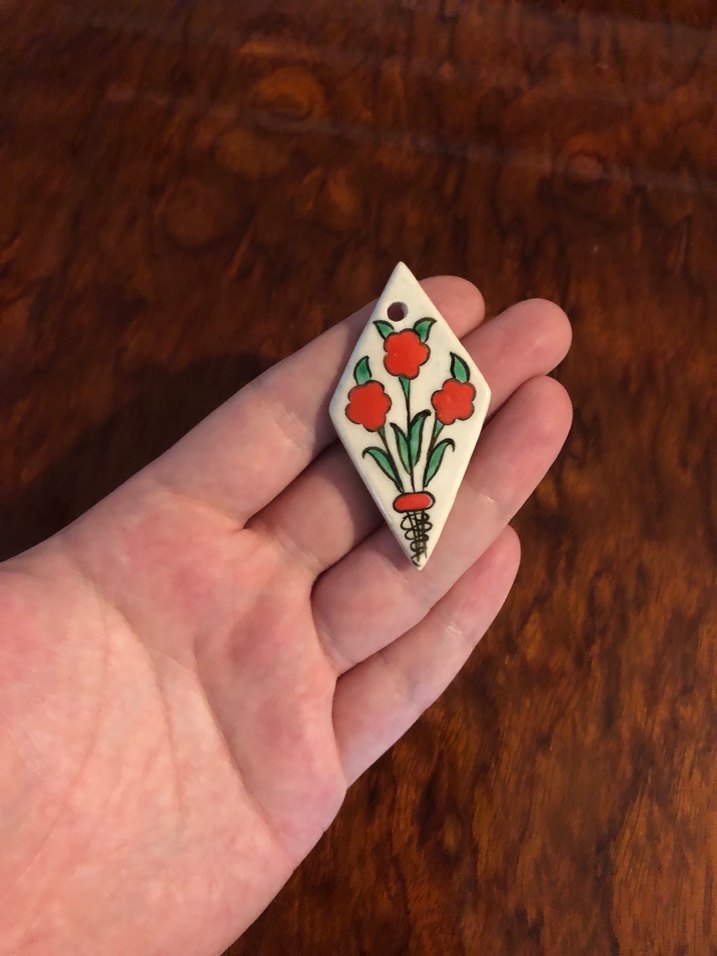 El yapımı çiçekli kolye ucu - Görsel 3