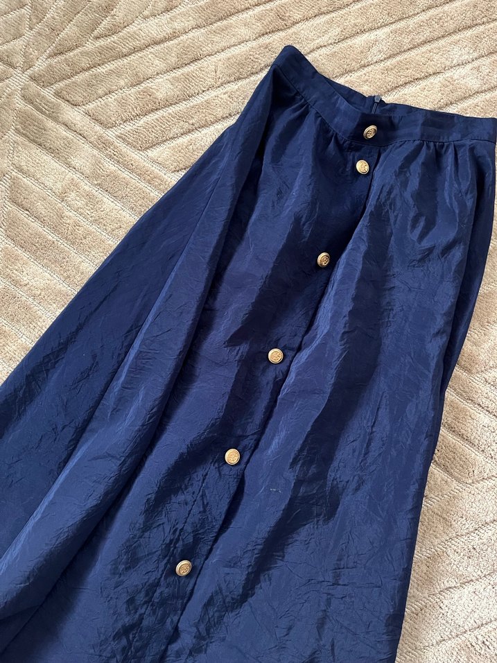 Düğmeli Parlak Lacivert Eteği - Görsel 4