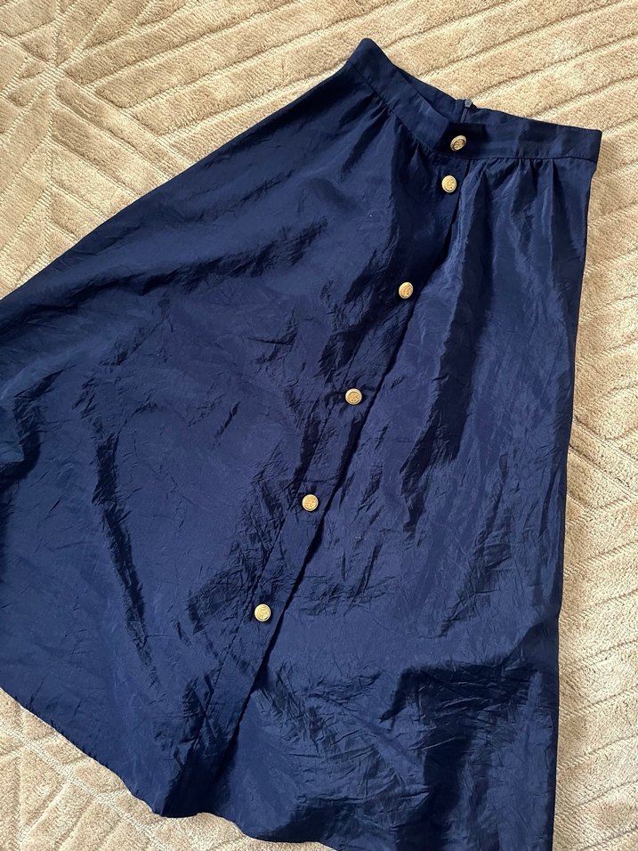 Düğmeli Parlak Lacivert Eteği - Görsel 3