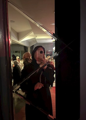 Siyah Dökümlü Kadın Şal - Görsel 3