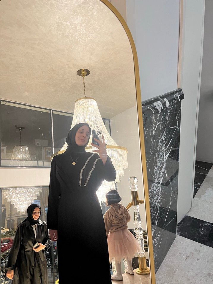 Siyah Dökümlü Kadın Şal - Görsel 5